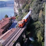 Il Treno dei Sapori corre sugli spettacolari binari sospesi del lago d'Iseo