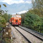 treno con montagne Valcamonica