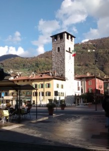 La Piazza del Mercato con la Torre del Vescovo